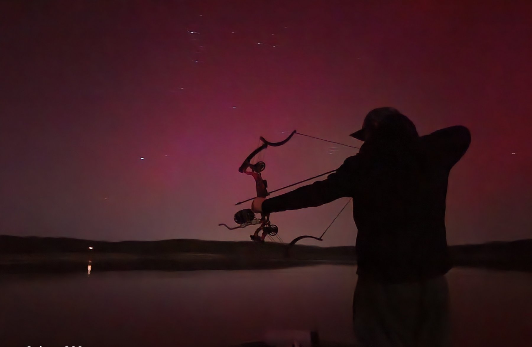 Goldline bowfishing trip during the northern lights